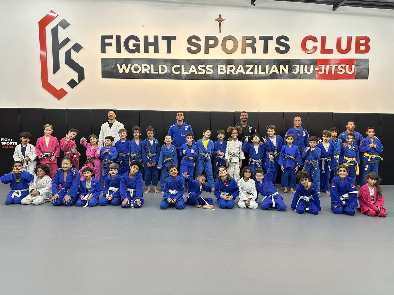 Turma kids da Fight Sports Ilhéus